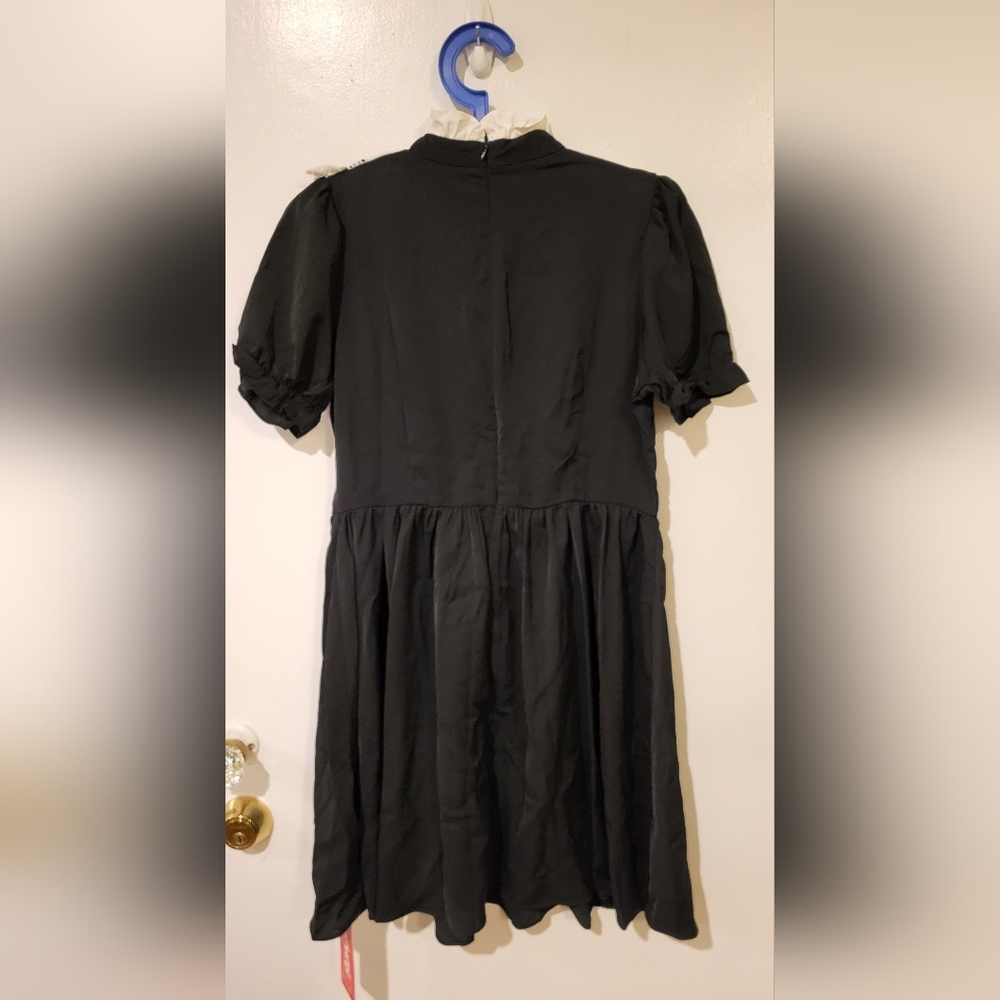 ROMWE Black and White Babydoll Dress with Ruffled Puff Sleeves - Picture 3 of 4